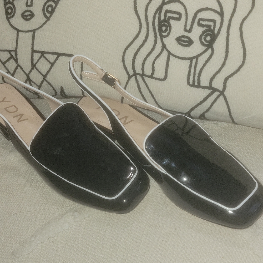 YDN Black Patent Slingback Flats with White Piping